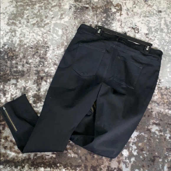 Jeans - Picture 2 of 3